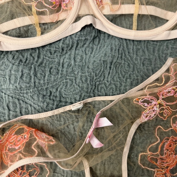 Agent Provocateur Lindie Set 36C, 3 - Picture 2 of 3